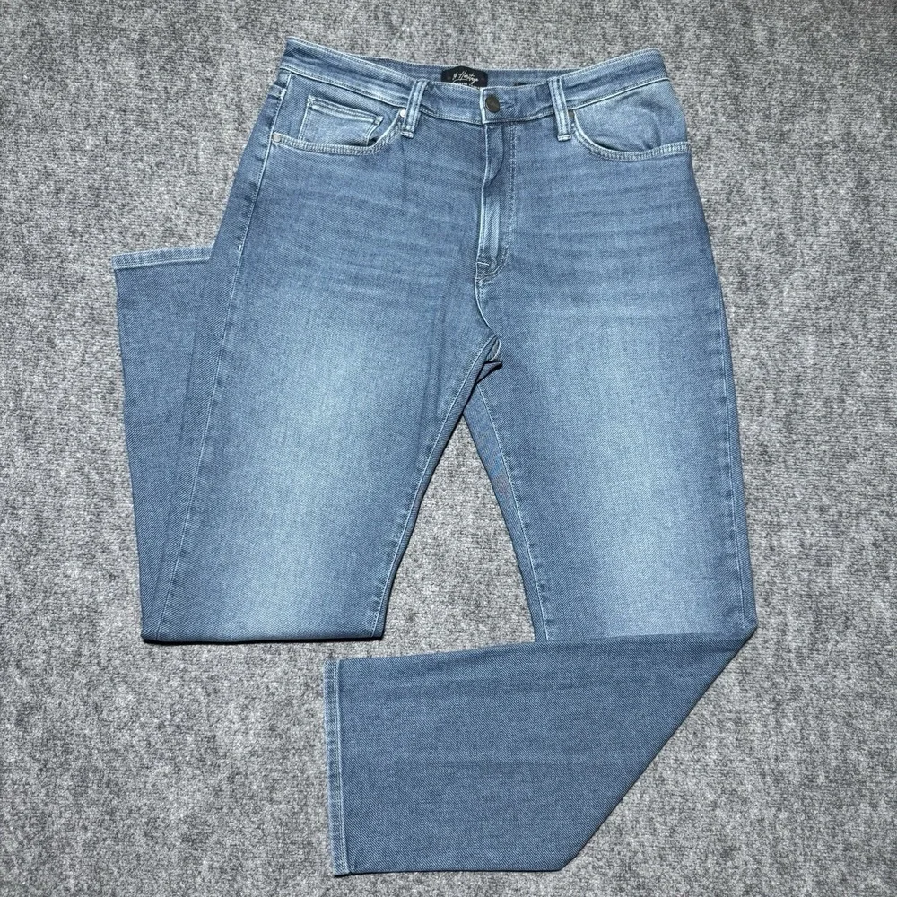 34 Heritage Charisma Jeans Men 35x32 Relaxed Straight Light Blue Stretch